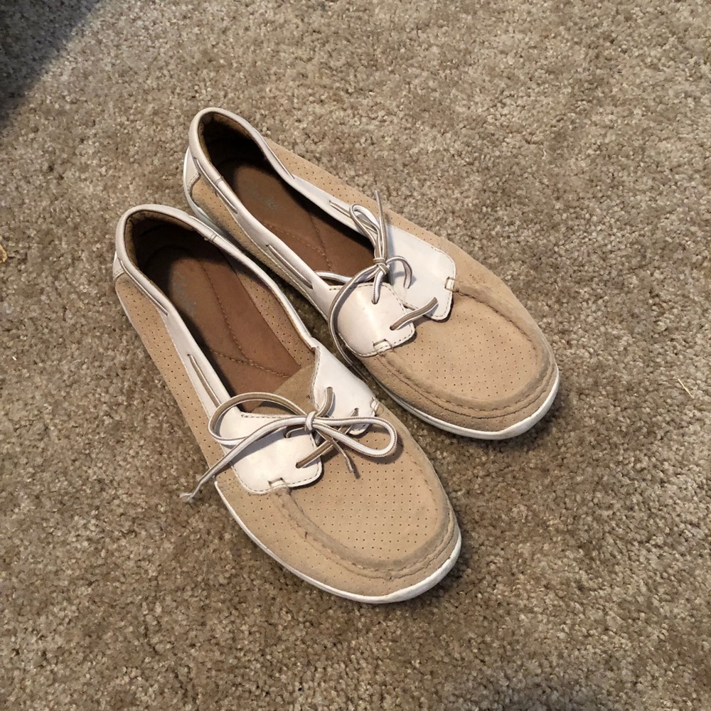 (2) Clarks shoes